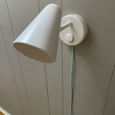 Vegglampe selges rimelig