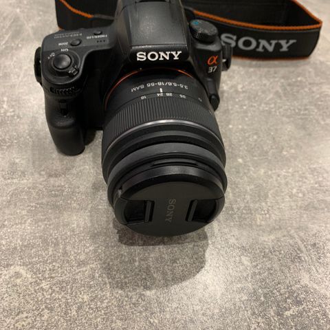 Sony SLT-A37 speilreflekskamera Lite og pent brukt