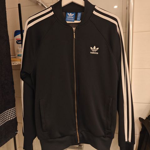 Adidas genser