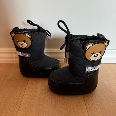 Moschino Moon boots 23-25