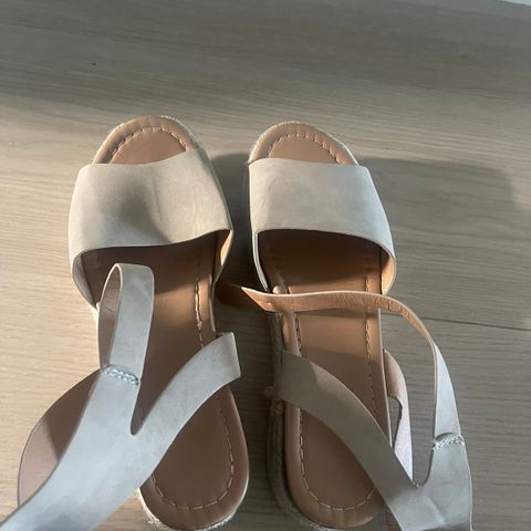 Beige sandal