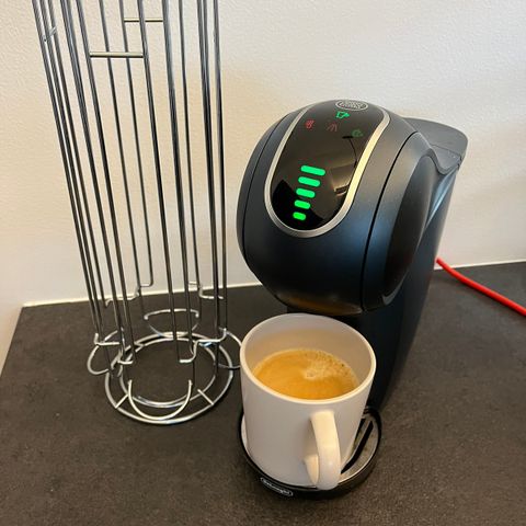 Dolce Gusto kaffemaskin med kapselholder