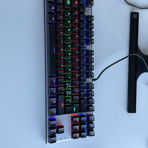 Gaming tastatur og mus