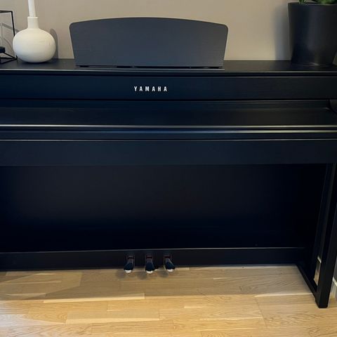 Yamaha piano CLP-535 selges