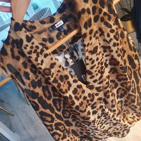 BIK BOK bluse med leopardmønster str 34 xs Ny!