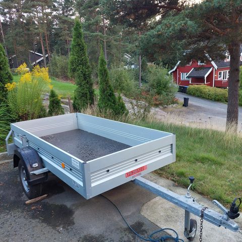 "Lagringsslitt" varehenger 750 kg 250x130