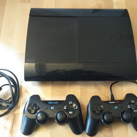 Playstation 3 (500GB model) + 2 håndkontroll