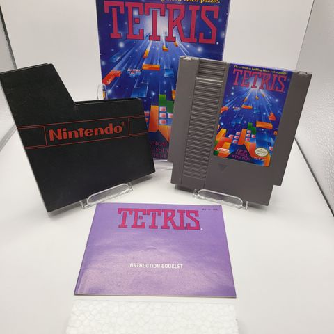 NES - TETRIS + Box Protector- Nær Mint og CIB/komplett!