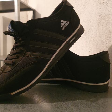 Adidas sko