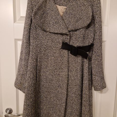 Ted Baker  str 4 ( M) Ullkåpe