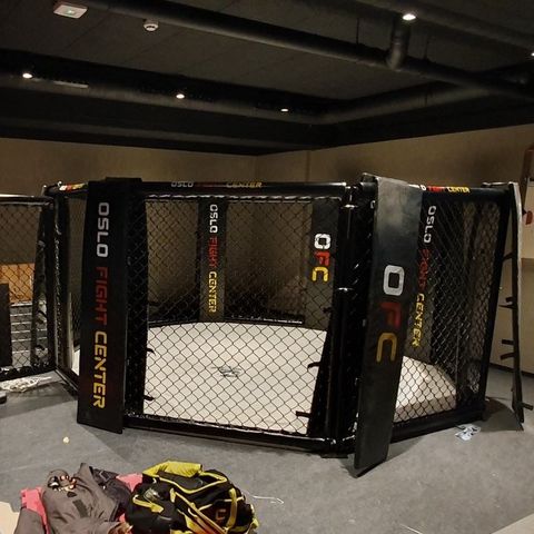 Komplett MMA Octagon bur