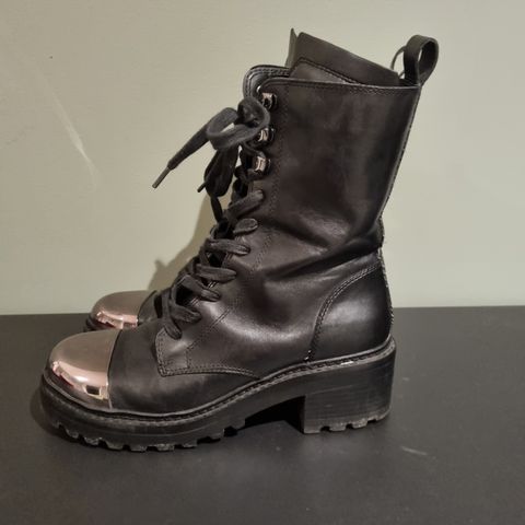 DKNY Barnett combat boots str 38