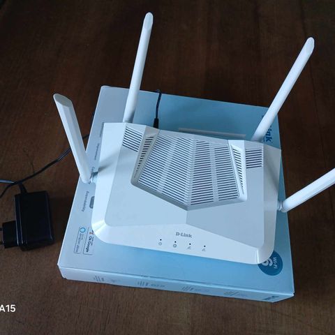 Tråløs router type:  D-link R32 AX3200