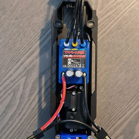 Traxxas Spartan VXL-6s esc, motor og servo