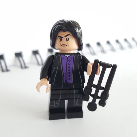 Ny LEGO Harry Potter minifigur: Snape (Slur)