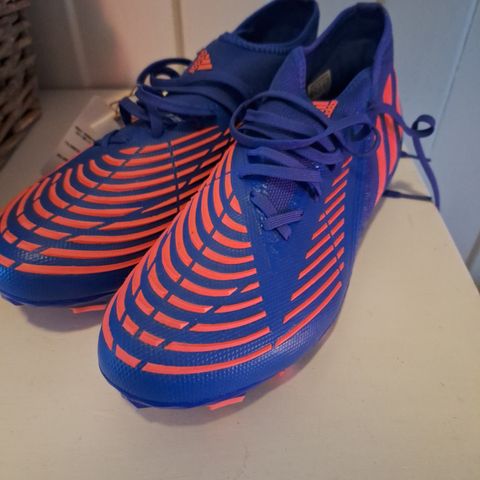 Adidas Predator Edge MG fotballsko str 44