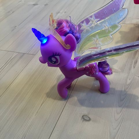 My little pony, den ene lyser