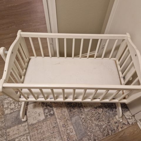 Baby crib