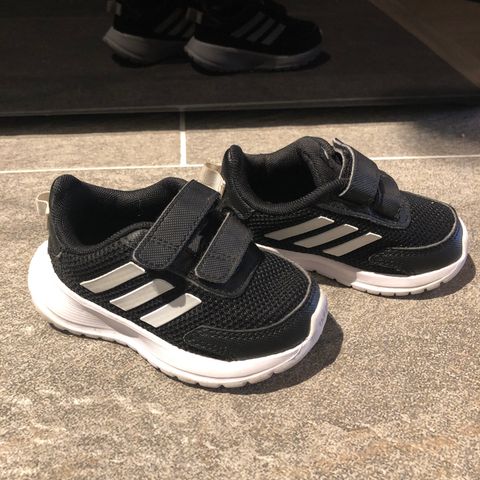 Adidas joggesko