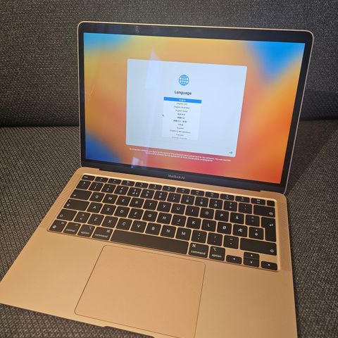 MacBook Air M1/8/256 2020