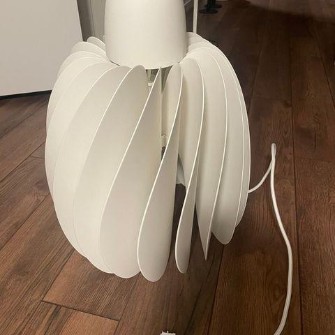 Ubrukt taklampe fra Ikea