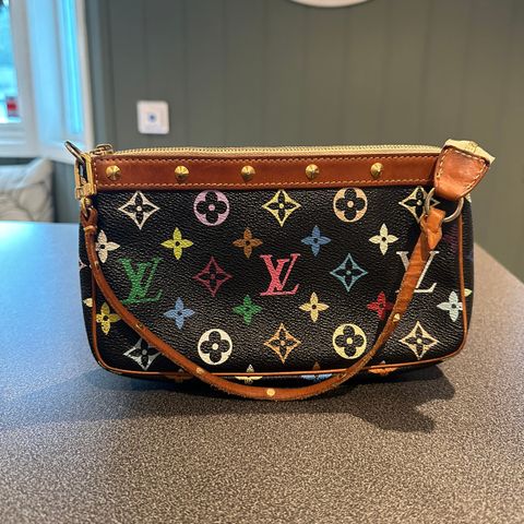 Louis Vuitton Pochette Takashi Murakami