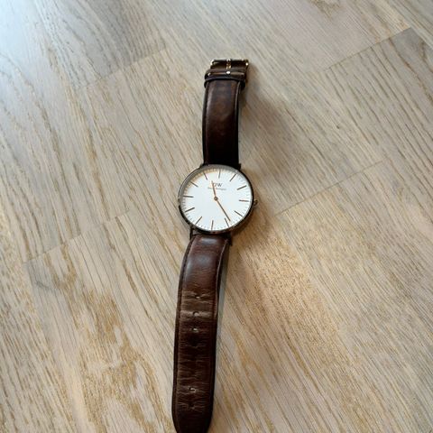 Daniel Wellington Rosé gull 40mm klokke