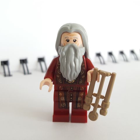 Ny LEGO Harry Potter minifigur: Dumbledore (Humlesnurr)