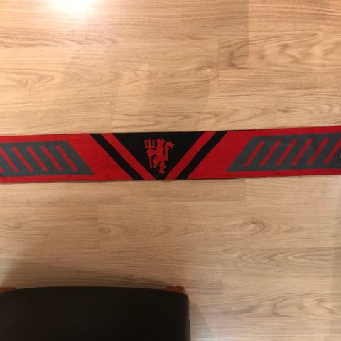 MANCHESTER UNITED SKJERF