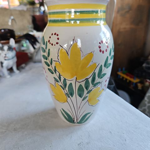 Signert kjeramikk vase