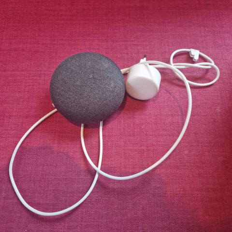 Lite brukt Google Home Mini