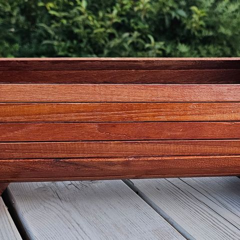 Retro potteskjuler i teak