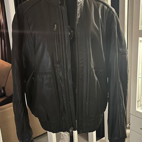 Tøff Harley Davidson skinnjakke - XL