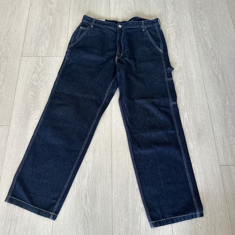 H&M jeans ubrukt! 34/32 Relaxed Fit (snekkerbukse)