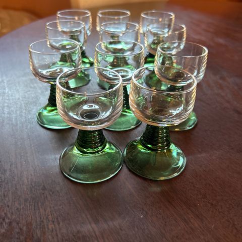 11 små søte Røhmer drammeglass / shotteglass