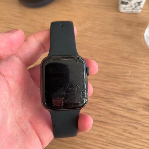 Apple watch series 5 må ha ny skjerm