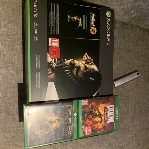 XBox One X 1TB med 2-3 Spill