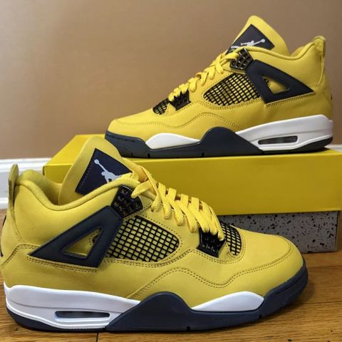 Air Jordan 4 Retro Lightning