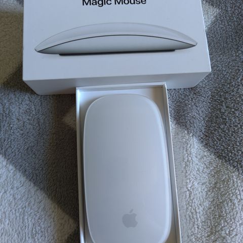 Apple Magic Mouse 2 (MLA02Z/A)