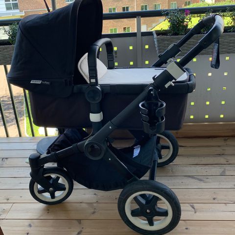 Velholdt Bugaboo Buffalo barnevogn + utstyr