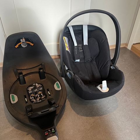 Cybex Sirona bilstol med base