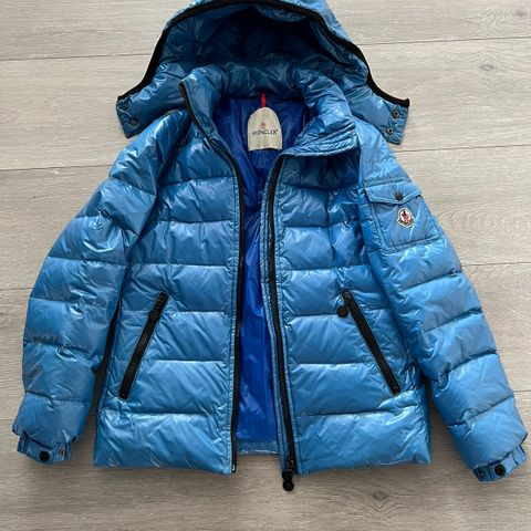 Moncler jakke.