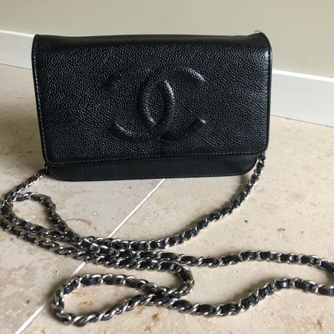 Chanel caviar crossbody veske