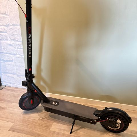 E-WHEELS E2S V2PRO (max 30km/h)