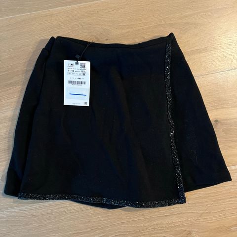 Pent skjørt/shorts  fra Zara