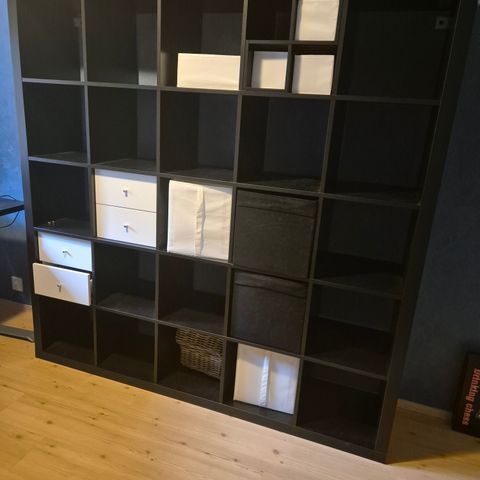 Ikea Kallax serien 5 x 5 hyller sort