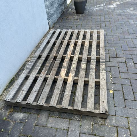 Stor pall 1.2x2 meter gis bort