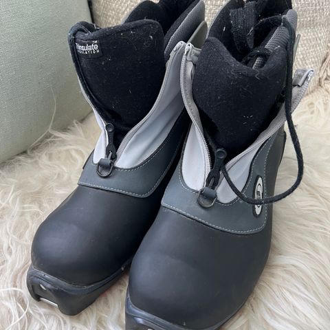 Salomon Thinsulate skisko str 46