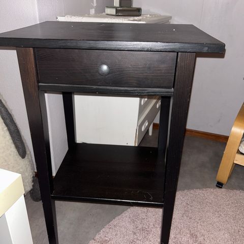 Hemnes nattbord