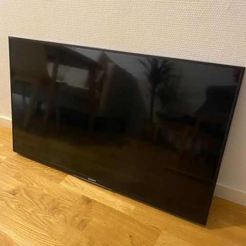 Sony Bravia TV med veggfeste